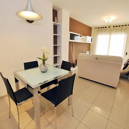 In Only 50 M From Apartamento Rosas