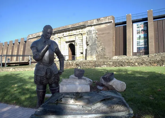 In Near Salatar شقة *