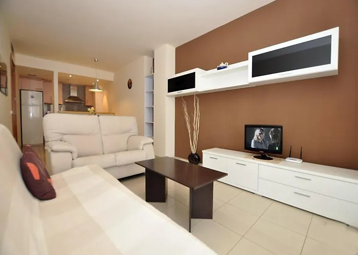 In Near Salatar شقة روساس